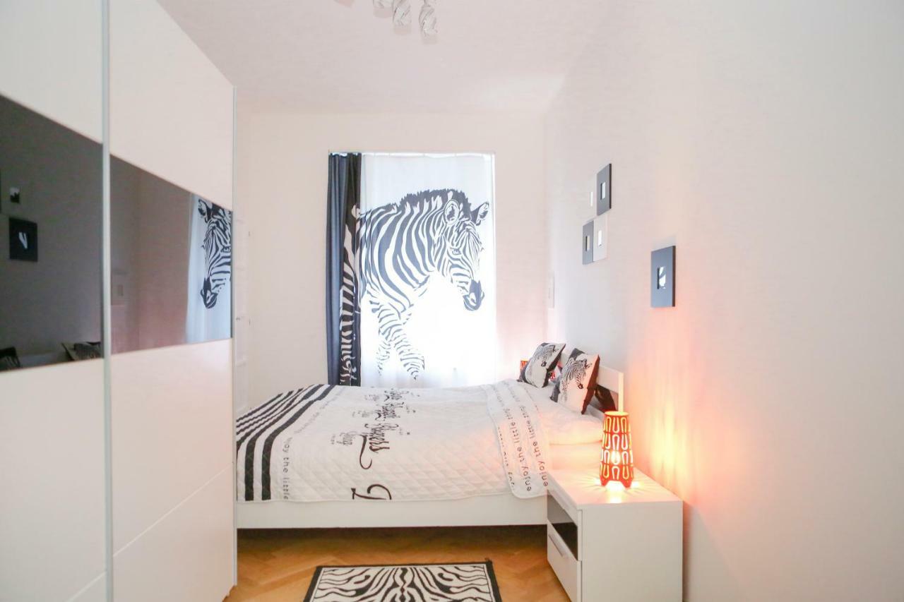 Stylish Apartment A Few Steps From Metro براغ المظهر الخارجي الصورة