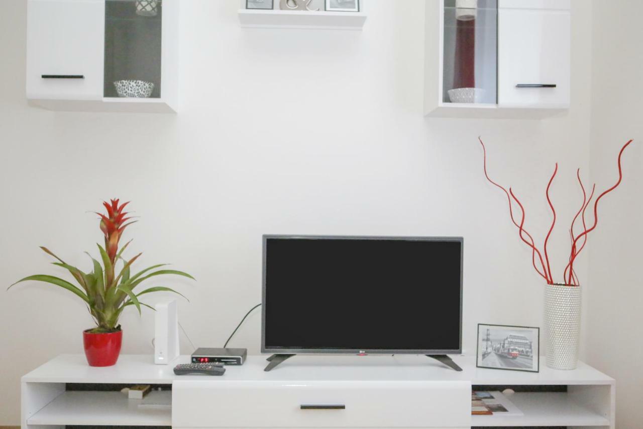 Stylish Apartment A Few Steps From Metro براغ المظهر الخارجي الصورة
